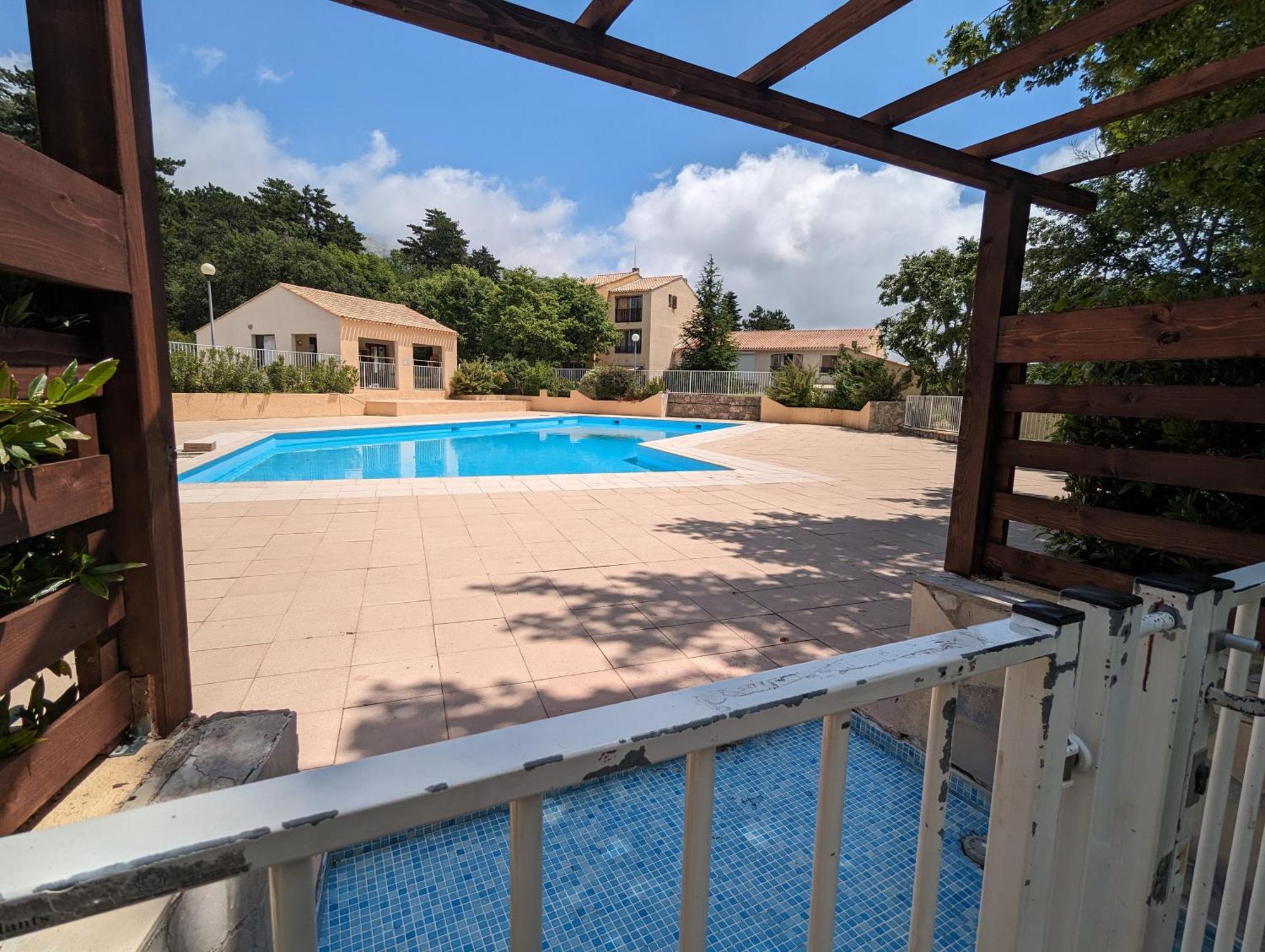 Evasion Au Calme - Maison Cosy Avec Piscine Et Tennis Сен-Валье-де-Тье Экстерьер фото